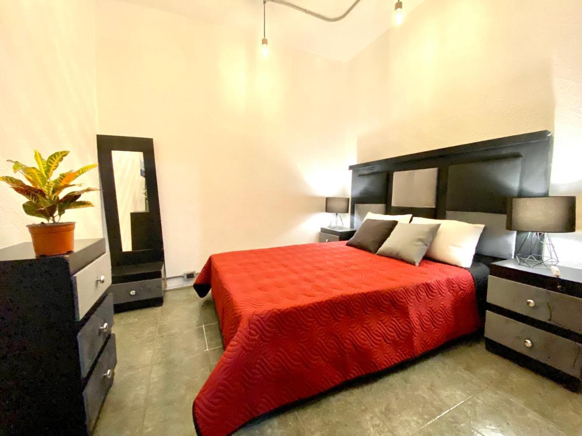 Roomies Hostel Reforma-El Angel Mexico City Exterior photo